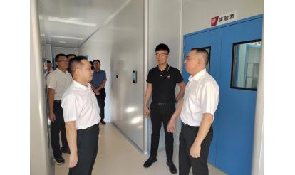 漳州ハイテク區(qū)黨労働委員會書記陳建進氏がチームを率いて紫山産業(yè)園を訪問、調(diào)査研究